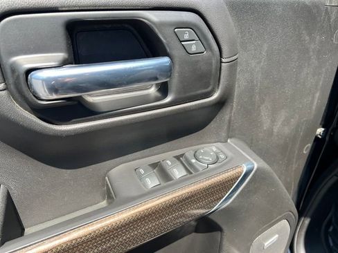 Used 2020 Chevrolet Silverado 1500 LT Trail Boss w/ Midnight Edition AWD/4WD image 11