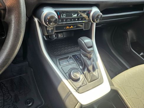 Used 2023 Toyota RAV4 AWD Hybrid image 30