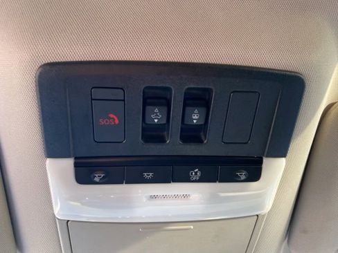 Used 2022 Nissan Pathfinder Platinum w/ Lighting Package (N92) image 38