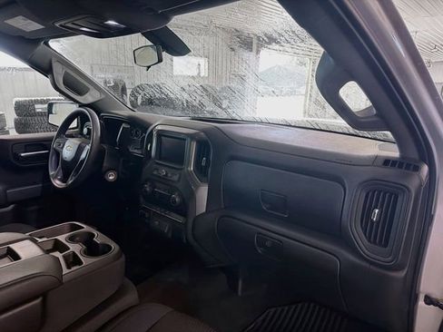 Used 2020 Chevrolet Silverado 1500 Custom w/ Custom Value Package AWD/4WD image 12