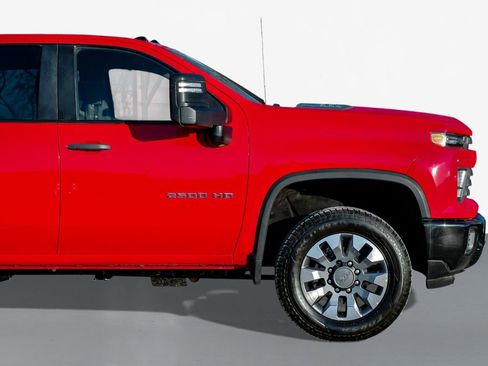 Used 2024 Chevrolet Silverado 2500 Custom w/ Custom Convenience Package image 7