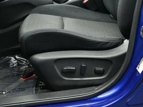 Used 2018 Nissan Rogue SV FWD image 11
