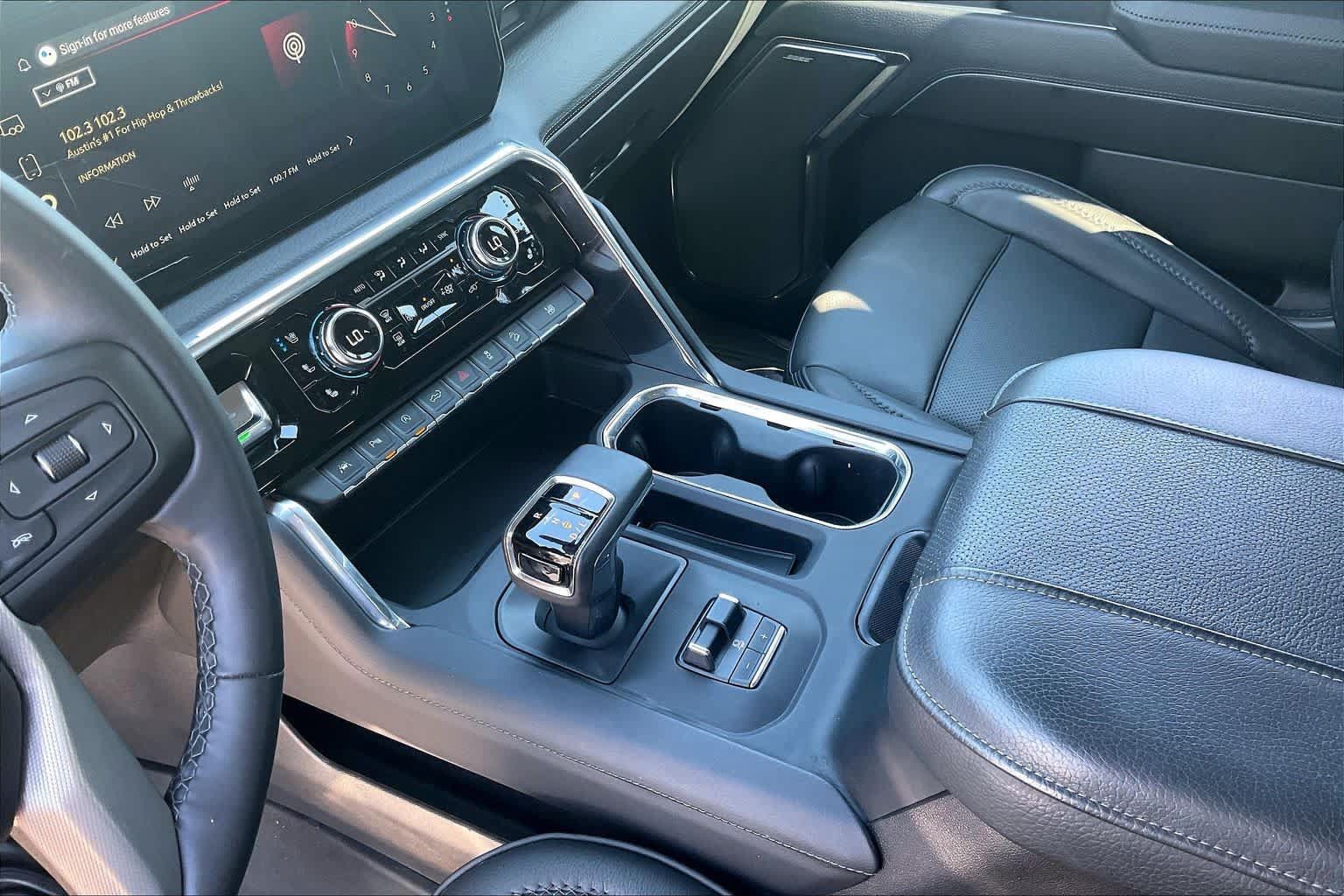 Used 2024 GMC Sierra 1500 Denali w/ Technology Package AWD/4WD image 16