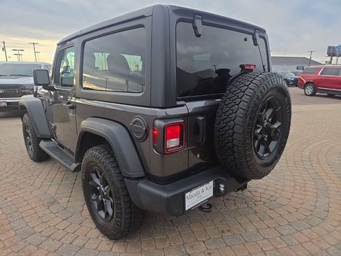 Used 2022 Jeep Wrangler Sport image 7