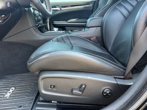 Used 2023 Chrysler 300 C RWD image 20