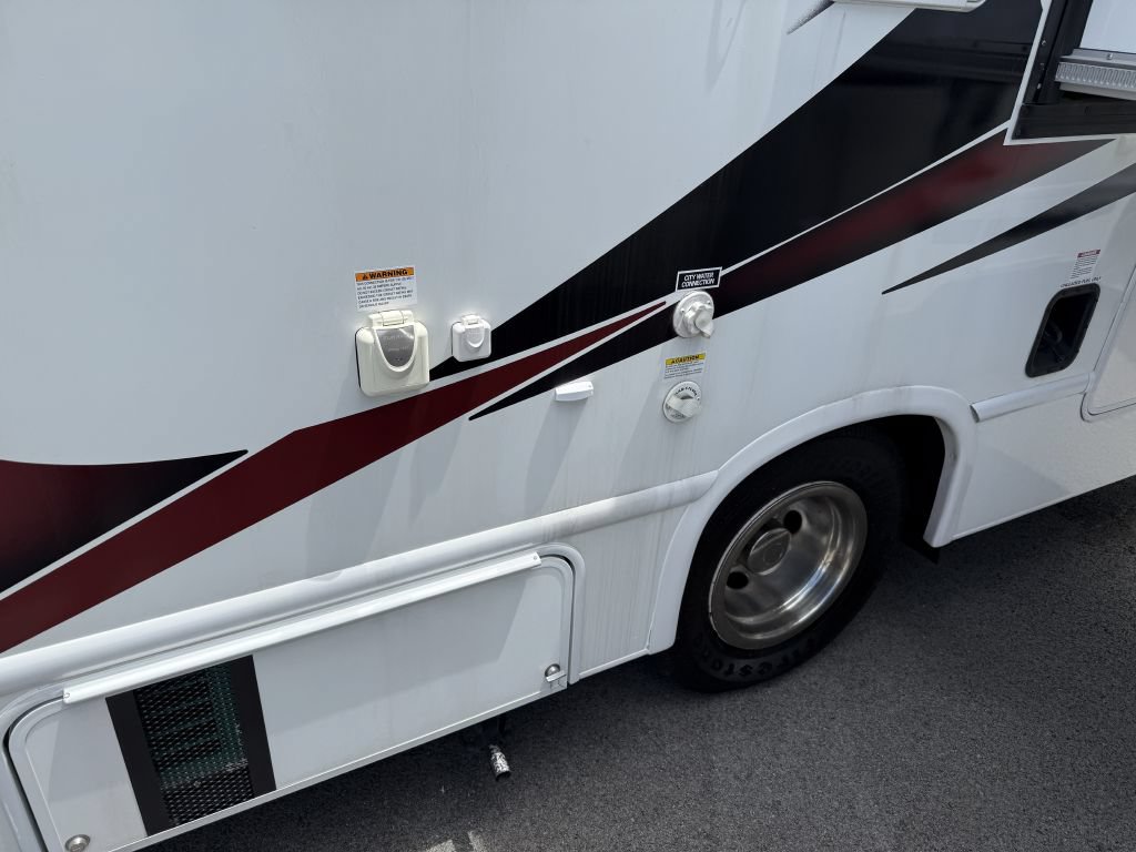 Used 2023 Ford E-350 and Econoline 350 Super Duty RWD image 20