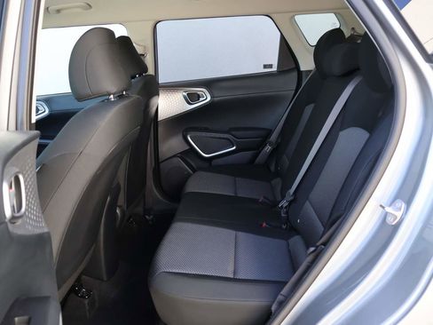 Used 2025 Kia Soul LX image 10