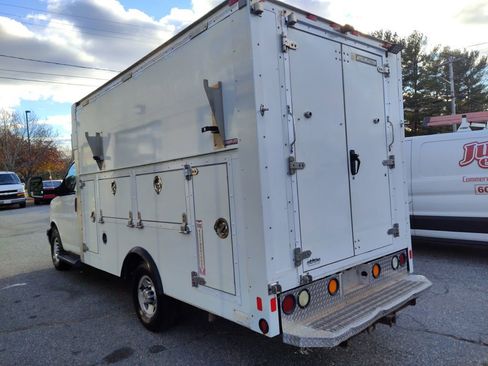 Used 2012 Chevrolet Express 3500 image 6