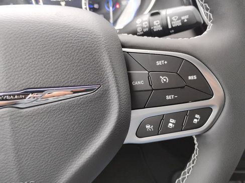 New 2026 Chrysler Pacifica Select image 39