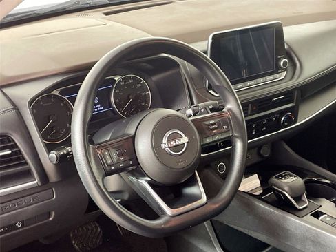 Used 2023 Nissan Rogue S image 12
