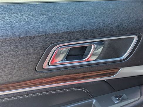 Used 2017 Ford Explorer Limited w/ Equipment Group 301A FWD image 25