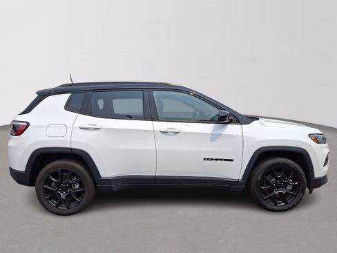 Used 2023 Jeep Compass Latitude w/ Convenience Group AWD/4WD image 7