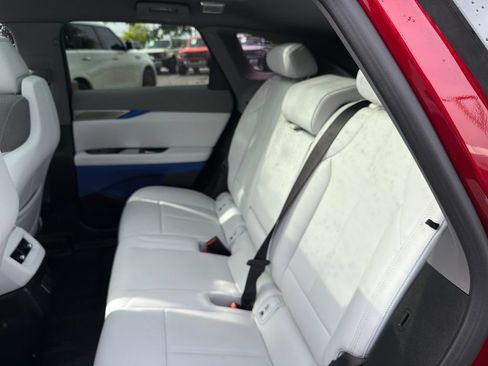 Used 2025 Cadillac Optiq Sport 1 w/ LPO, Floor Liner Package AWD/4WD image 37