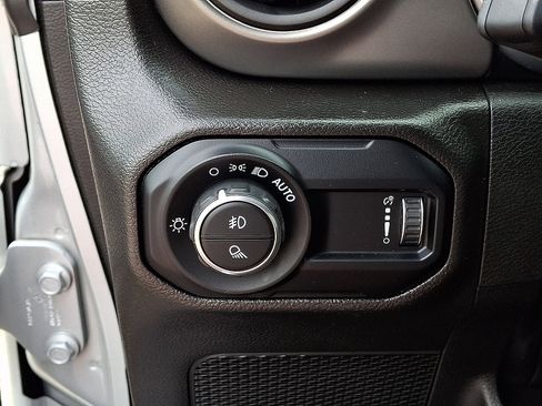 Used 2023 Jeep Gladiator Sport AWD/4WD image 26