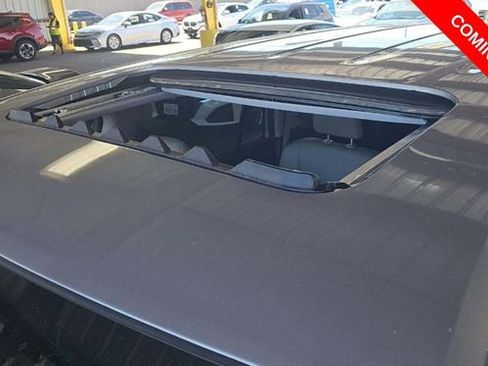 Used 2017 Honda Pilot EX-L image 7