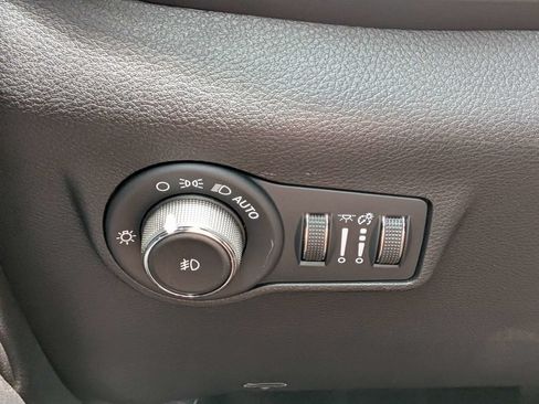 New 2026 Jeep Compass Trailhawk w/ Sun, Sound & Navigation Group AWD/4WD image 32