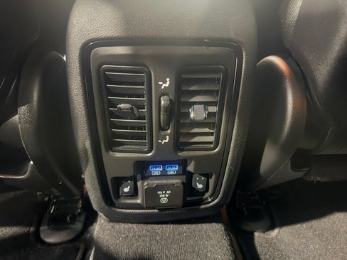 Used 2025 Dodge Durango GT AWD/4WD image 38