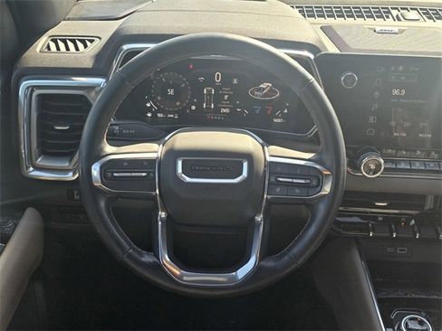 Used 2024 GMC Canyon Denali image 18