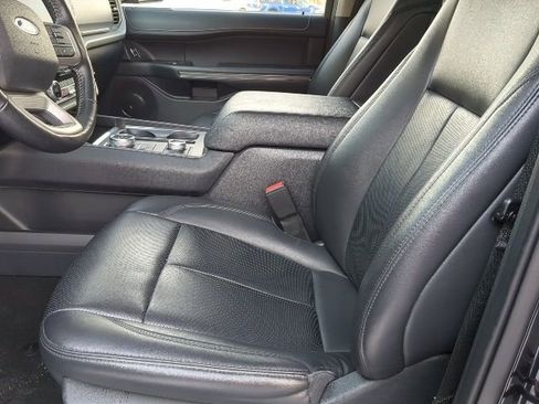 Used 2024 Ford Expedition Max XLT image 27