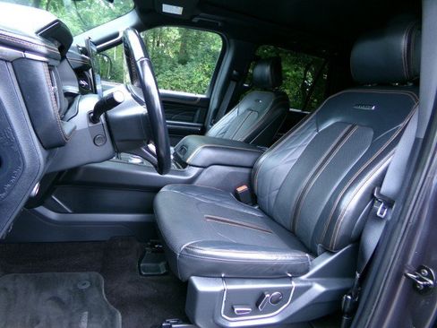 Used 2022 Ford Expedition Platinum AWD/4WD image 13