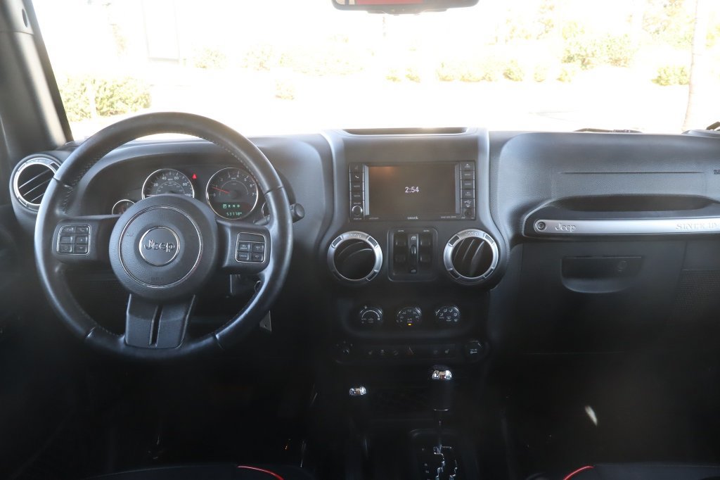 Used 2018 Jeep Wrangler Unlimited Rubicon w/ Connectivity Group AWD/4WD image 28