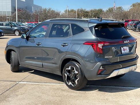 Used 2025 Kia Seltos S image 7