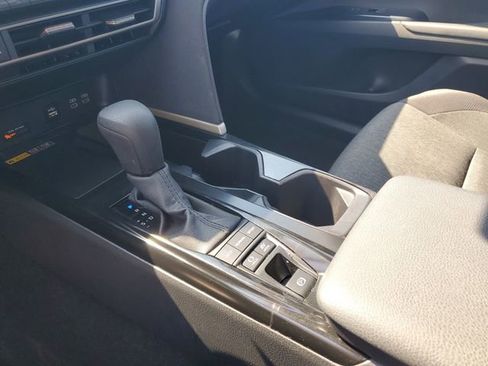 Used 2025 Toyota Camry LE FWD image 25