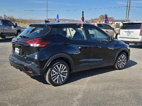Used 2024 Nissan Kicks SV image 8