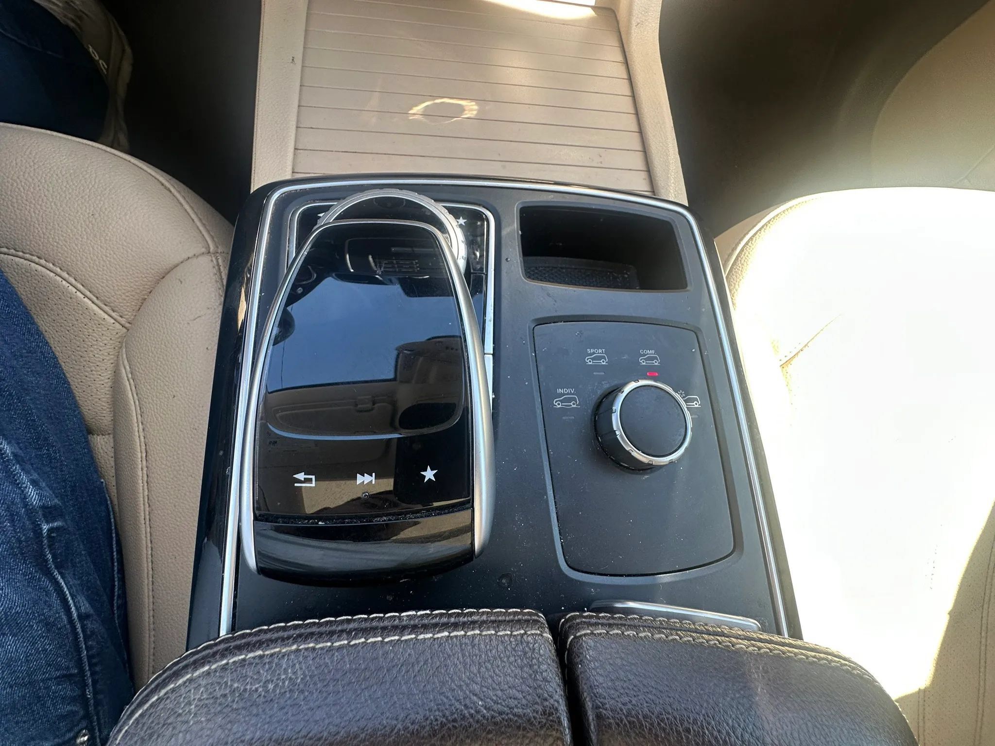 Used 2018 Mercedes-Benz GLE 350 w/ Premium 1 Package image 19