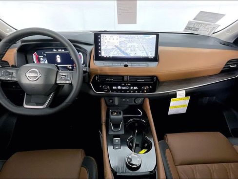 New 2026 Nissan Rogue Platinum w/ Platinum Premium Package image 2