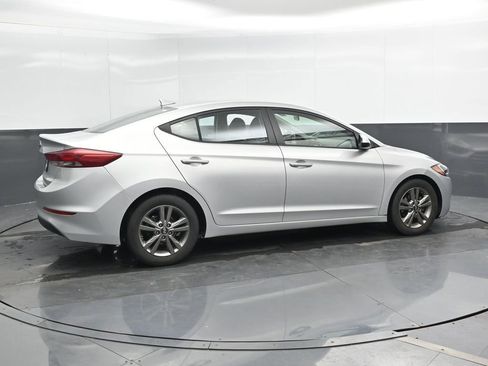 Used 2018 Hyundai Elantra SEL image 3