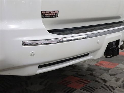 Used 2022 Toyota 4Runner Limited AWD/4WD image 11