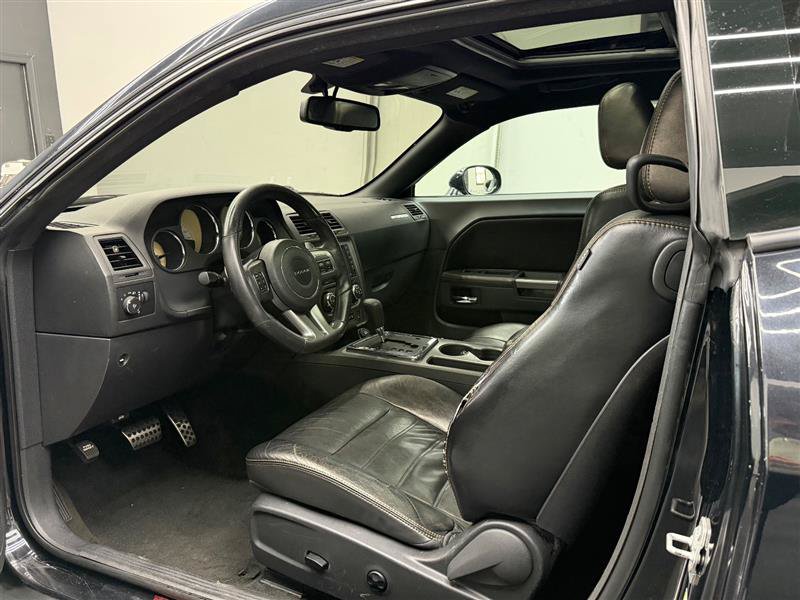 Used 2014 Dodge Challenger R/T RWD image 8