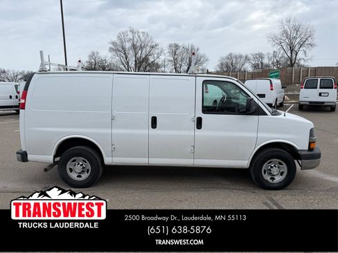 Used 2015 Chevrolet Express 2500 image 16