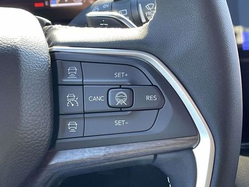 New 2026 Jeep Grand Cherokee Altitude AWD/4WD image 31