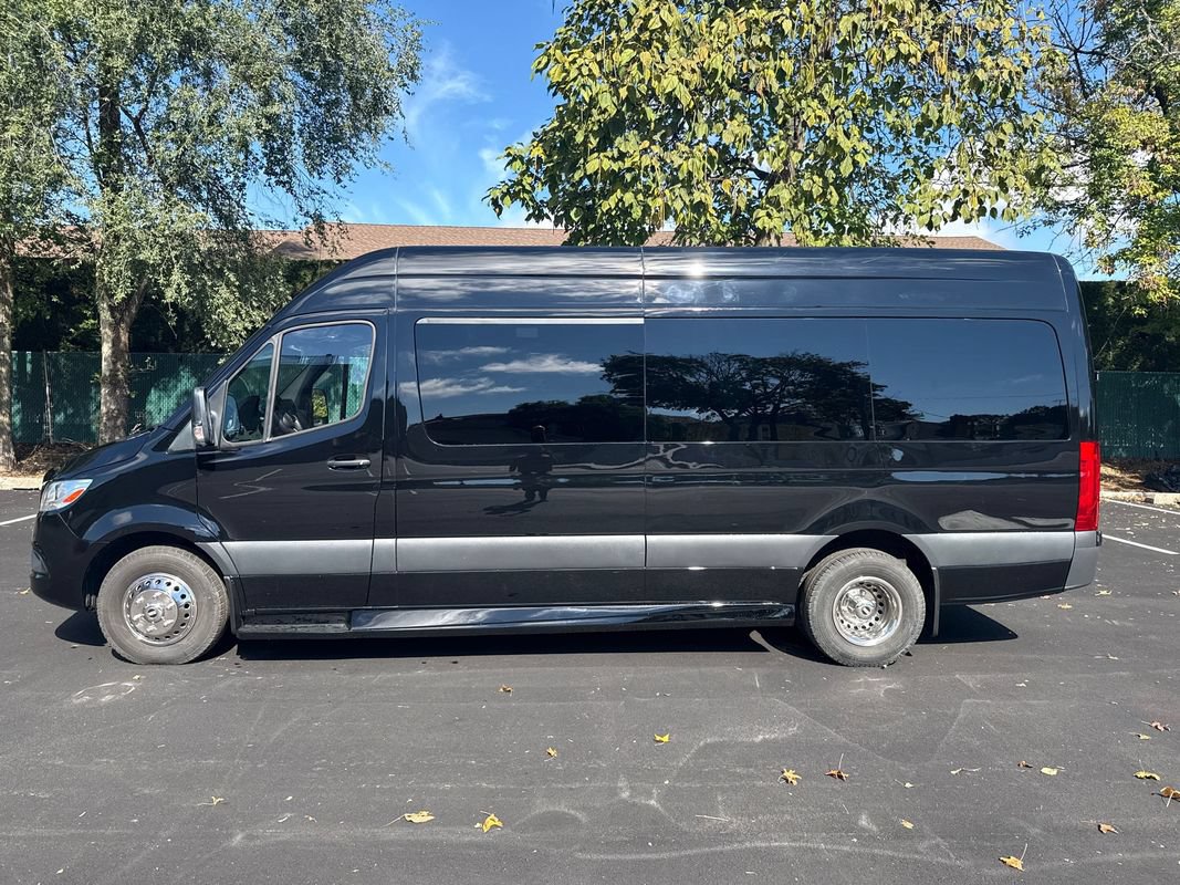 Used 2021 Mercedes-Benz Sprinter 3500 image 4