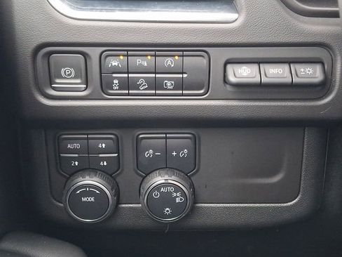 Certified 2023 Chevrolet Suburban High Country AWD/4WD image 26