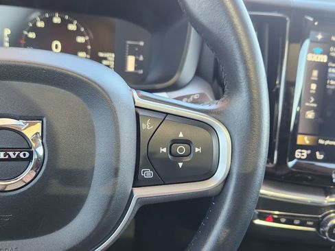 Used 2019 Volvo XC60 T6 Momentum w/ Advanced Package image 20