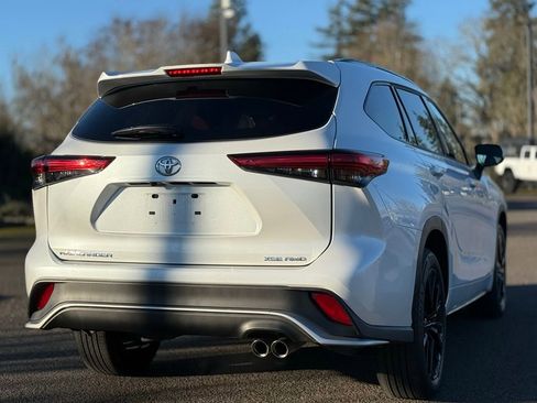 Used 2023 Toyota Highlander XSE image 5