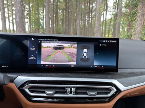 Used 2023 BMW i4 eDrive40 w/ Premium Package image 5