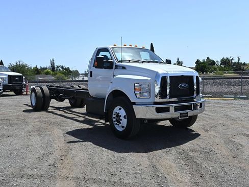 New 2027 Ford F650 2WD Regular Cab Super Duty image 1