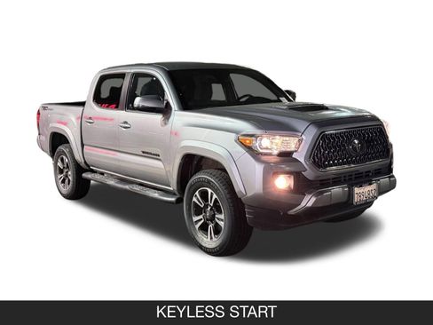 Used 2019 Toyota Tacoma TRD Sport w/ Exterior Package image 4