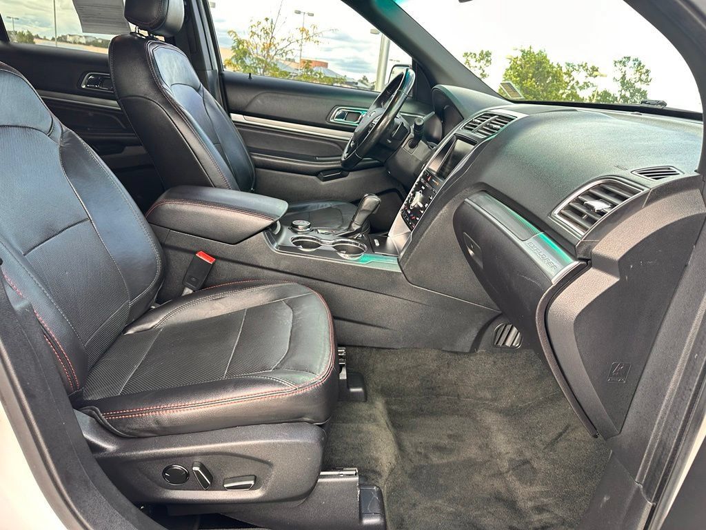 Used 2016 Ford Explorer Sport w/ Equipment Group 401A AWD/4WD image 32