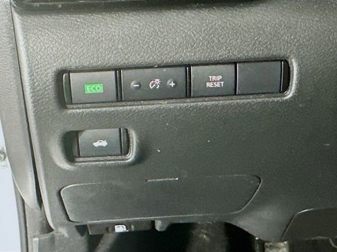 Used 2024 Nissan Sentra SV image 12