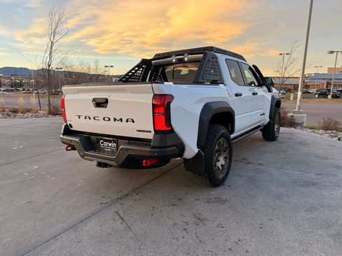 Used 2025 Toyota Tacoma Trailhunter image 7