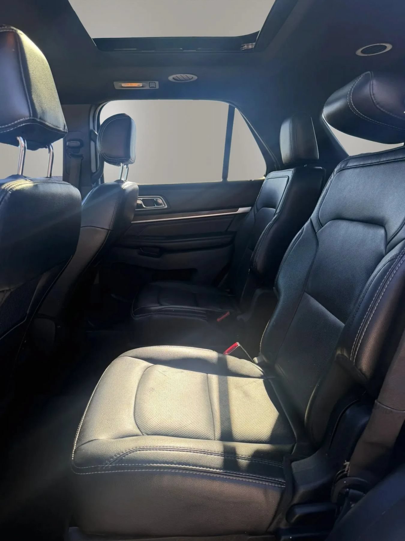 Used 2017 Ford Explorer Limited w/ Equipment Group 301A AWD/4WD image 17
