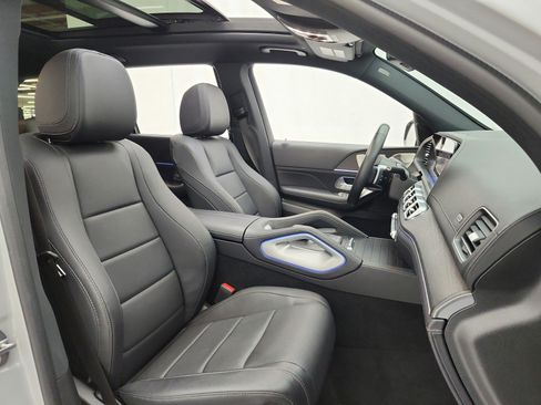 Used 2024 Mercedes-Benz GLS 450 4MATIC image 20