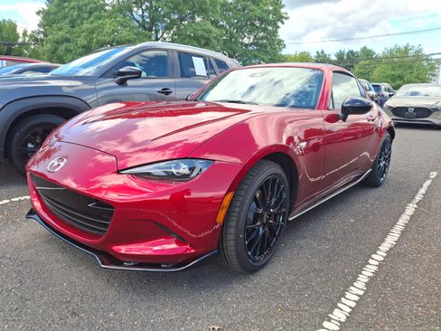 New 2026 MAZDA MX-5 Miata RF Club RWD image 3