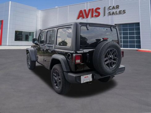 Used 2025 Jeep Wrangler Unlimited Sport AWD/4WD image 9