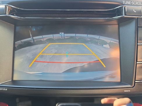 Used 2018 Toyota RAV4 SE image 29